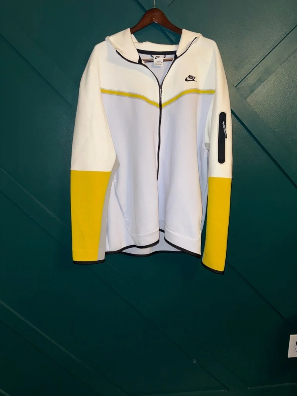 Nike White Hooded Windbreaker with Yellow Sleeve and Chest Accents